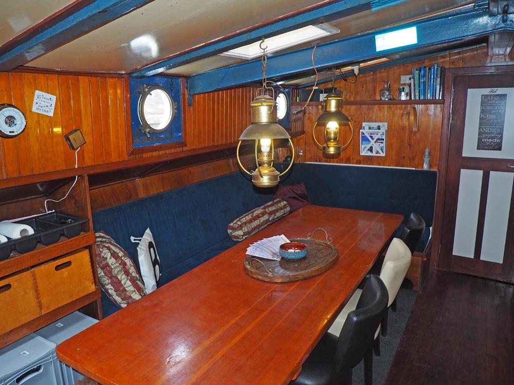 Saloon, Accommodation